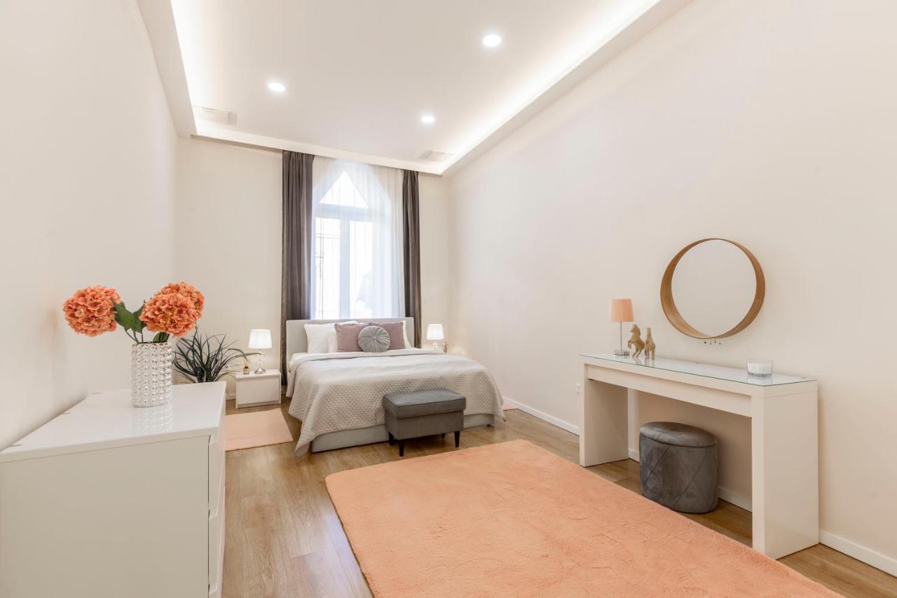 Exclusive Csengery Residence In The Heart Of 布达佩斯 外观 照片