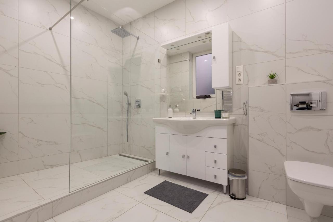 Exclusive Csengery Residence In The Heart Of 布达佩斯 外观 照片